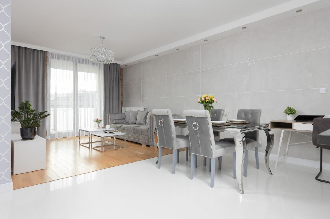 Warsaw Silver Residence By Renters Prestige Exterior photo